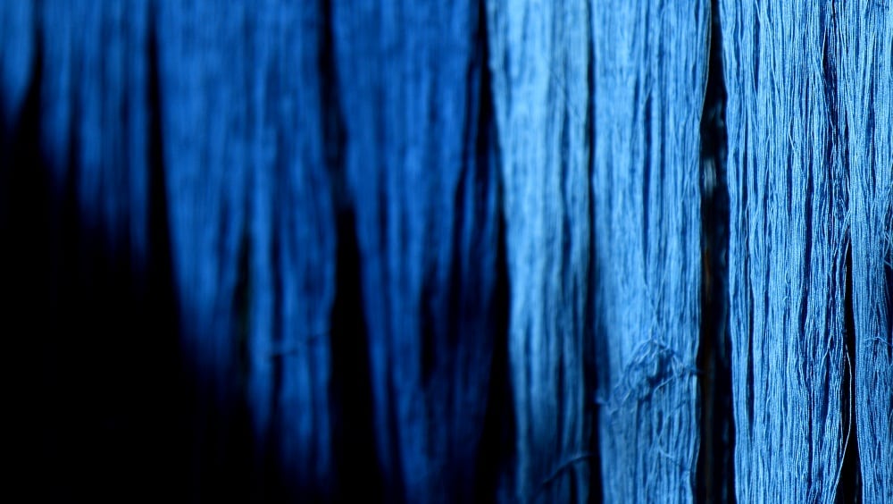 Indigo-dyed yarn
