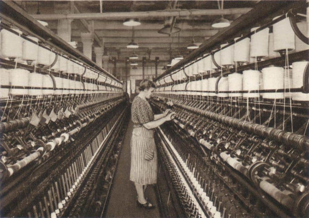 Ring spinning machine in the 1920s