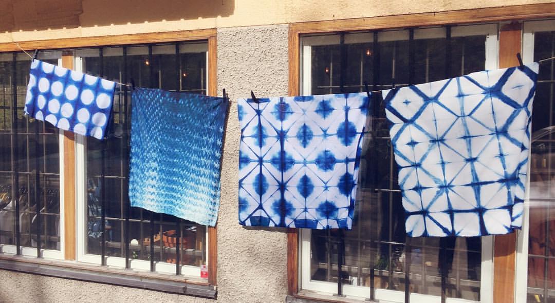 Dyeing With Indigo By Hand: From Appreciation To Realisation